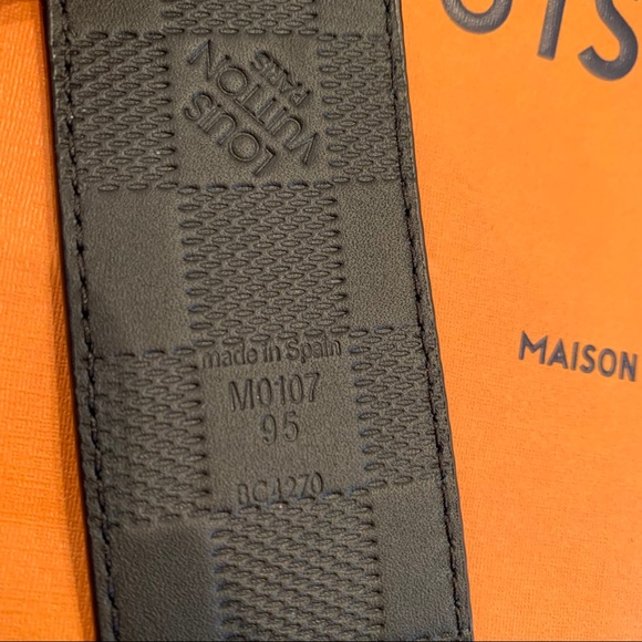 Louis Vuitton Men’s Monogram Belt - Picture 4 of 6